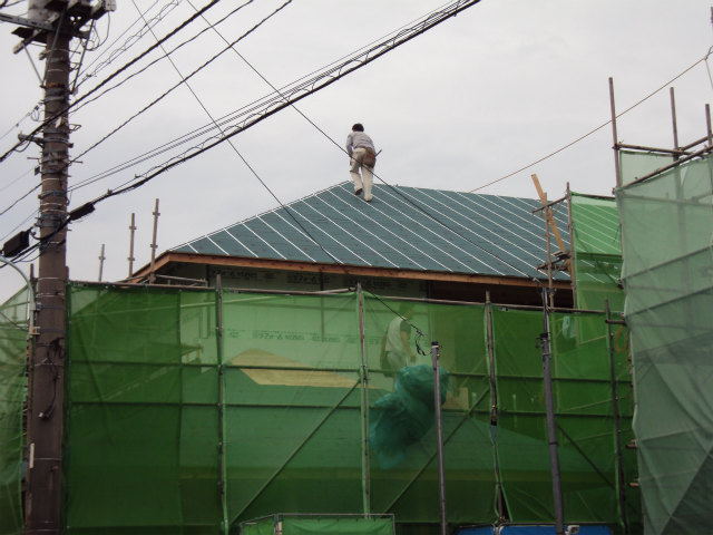 屋根工事が進んでいます